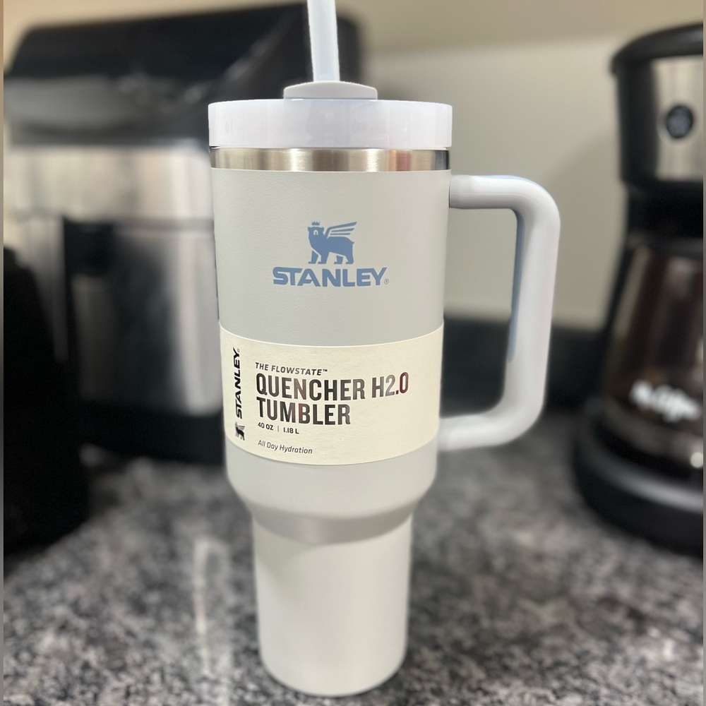 Stanley 40 oz Quencher H2.0 FlowState Tumbler